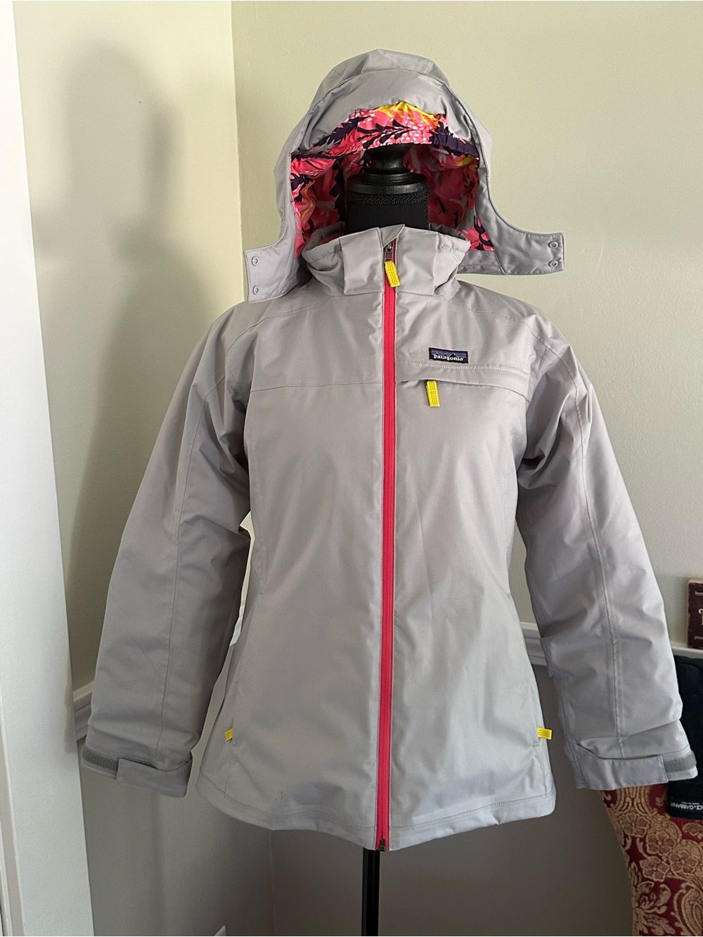 Patagonia Girls' Insulated Snowbelle Jacket  XXL ☃️❄️❄️